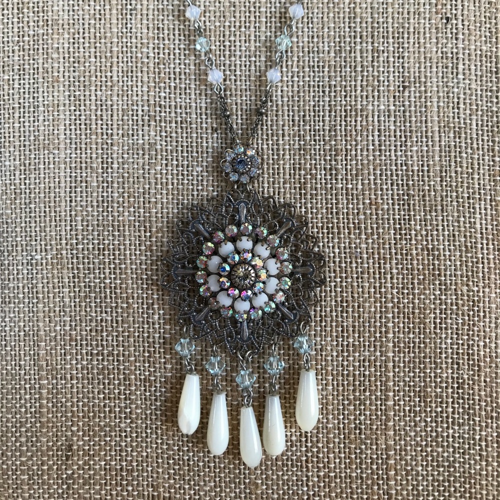 Liz Palacios White Pendant Necklace